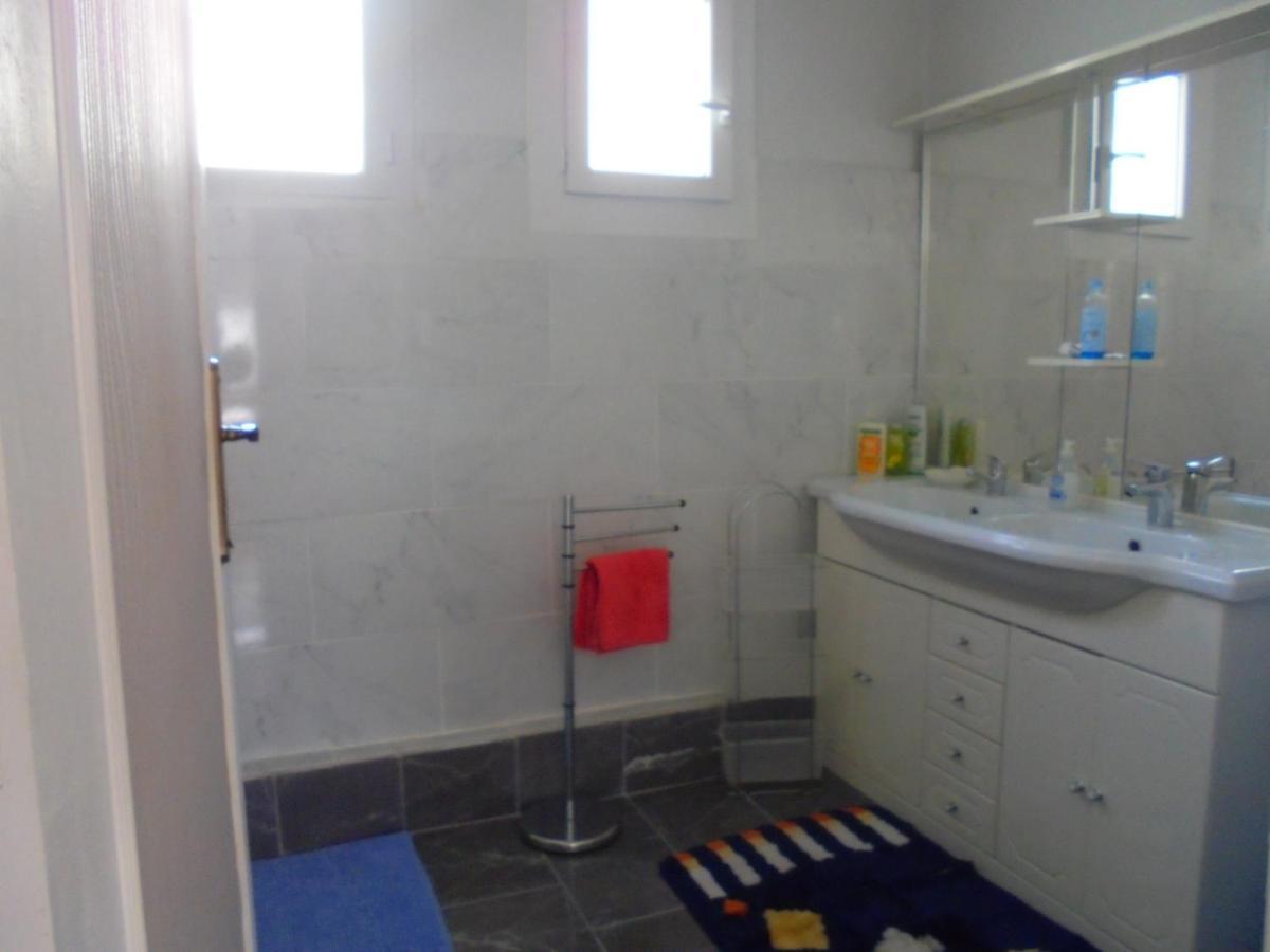 Chambres Tout Confort,Gare Tgv ,Wifi,Clim, Parking,Pt Dejeuner Перпинян Екстериор снимка